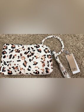 Calin Collection White Leopard Print Wristlet Clutch Purse NWT